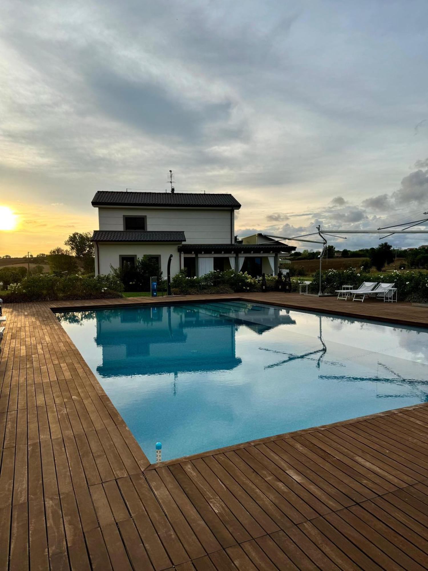 Bed and Breakfast Agri-relais Ventisettegradi Montemarciano Esterno foto